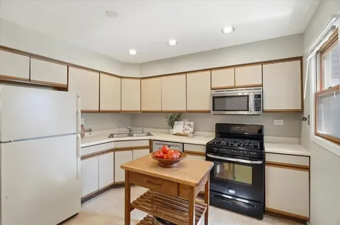 34322 North Birch Lane Gurnee IL 60031