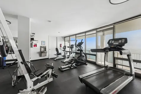 940 West Glenlake Avenue Chicago IL 60660