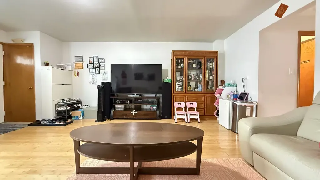 3524 South Lituanica Avenue Chicago IL 60609