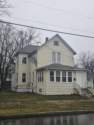728 North Ash Street Waukegan IL 60085