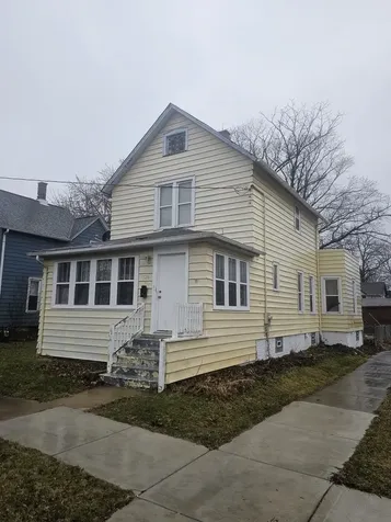 728 North Ash Street Waukegan IL 60085