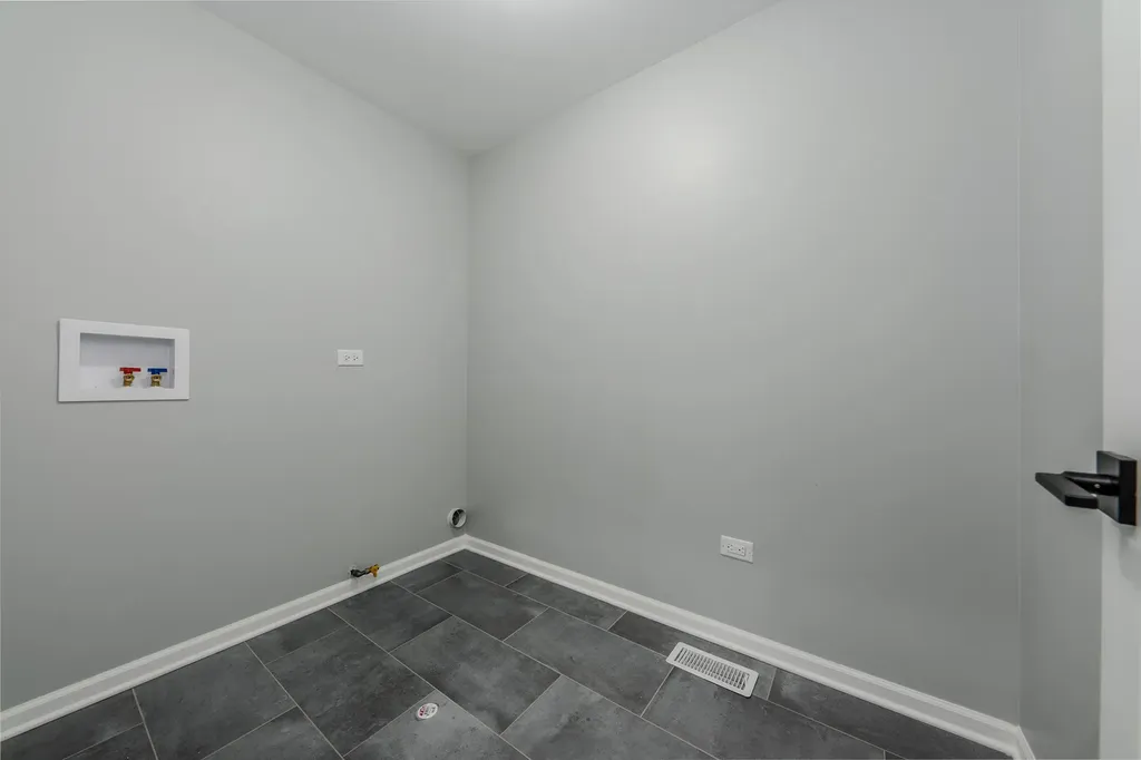 194 Vance Street Lombard IL 60148