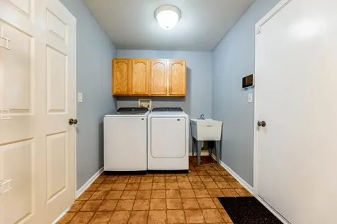 1715 Ivy Lane Montgomery IL 60538