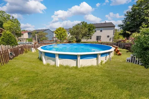 1715 Ivy Lane Montgomery IL 60538