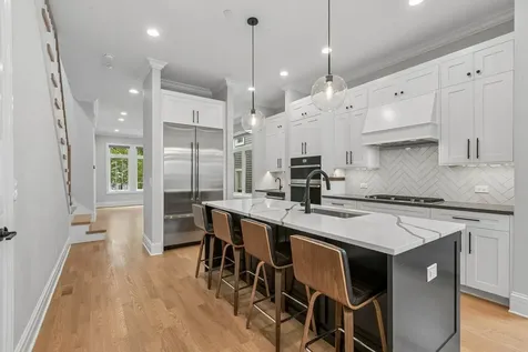 2012 Maple Avenue Evanston IL 60201
