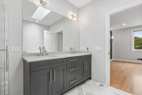 2012 Maple Avenue Evanston IL 60201