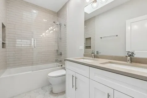 2012 Maple Avenue Evanston IL 60201