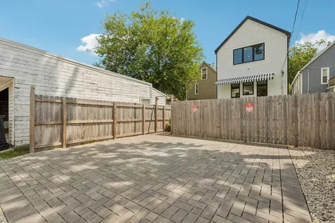 2012 Maple Avenue Evanston IL 60201