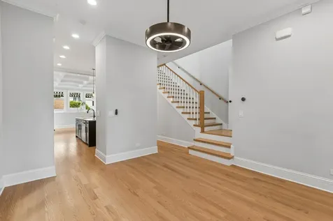 2012 Maple Avenue Evanston IL 60201