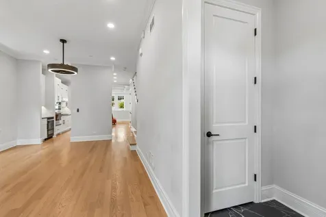 2012 Maple Avenue Evanston IL 60201