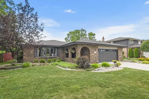 8955 Linden Drive Tinley Park IL 60487