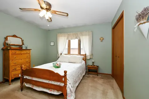 8955 Linden Drive Tinley Park IL 60487