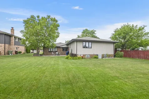 8955 Linden Drive Tinley Park IL 60487