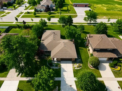 8955 Linden Drive Tinley Park IL 60487