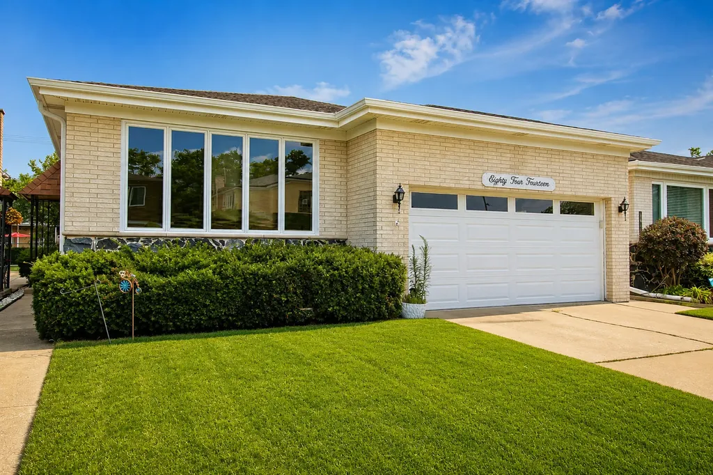 8414 West Brodman Avenue Chicago IL 60656