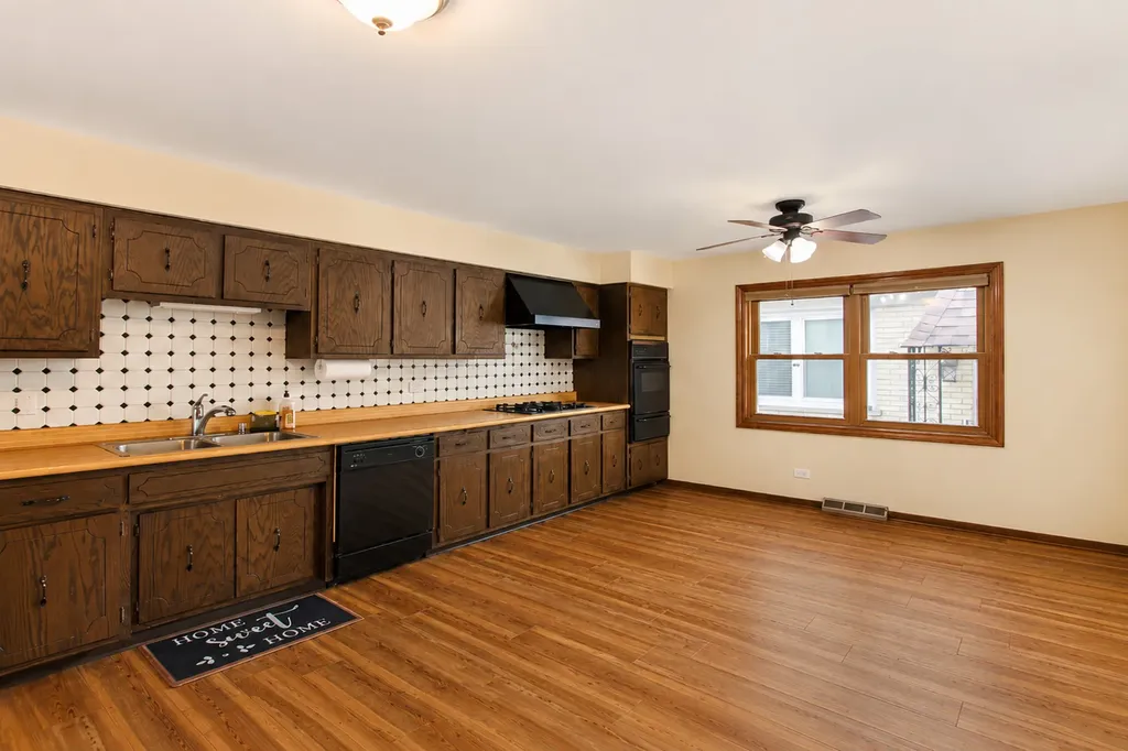 8414 West Brodman Avenue Chicago IL 60656