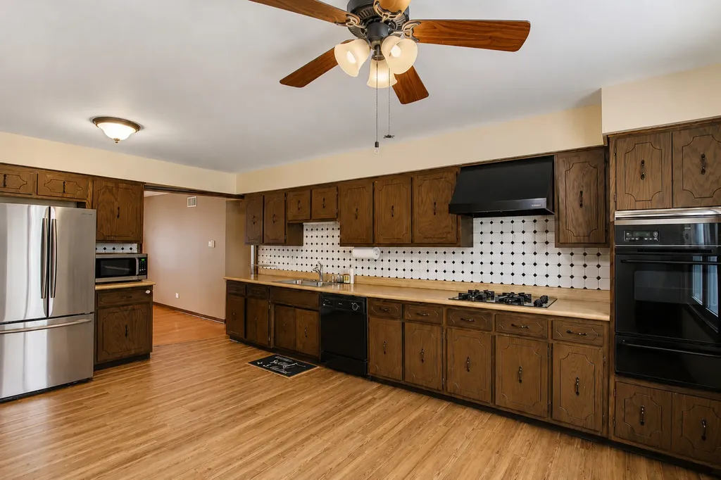 8414 West Brodman Avenue Chicago IL 60656