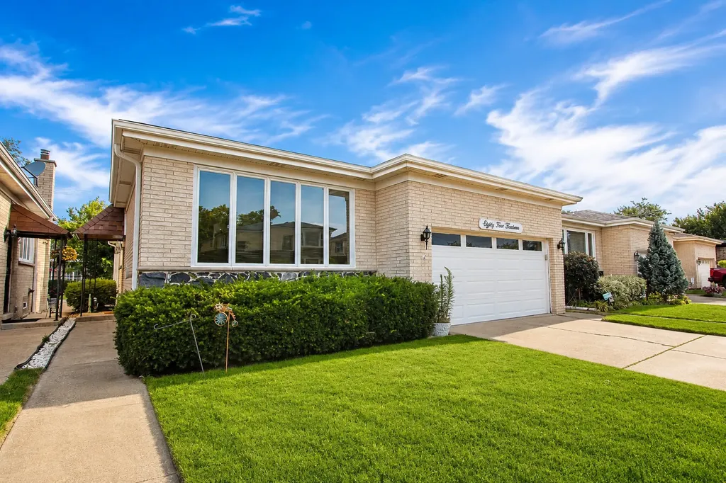 8414 West Brodman Avenue Chicago IL 60656