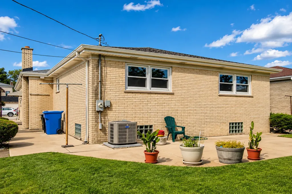 8414 West Brodman Avenue Chicago IL 60656