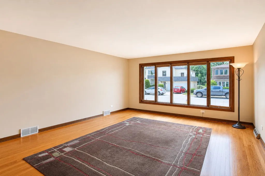 8414 West Brodman Avenue Chicago IL 60656