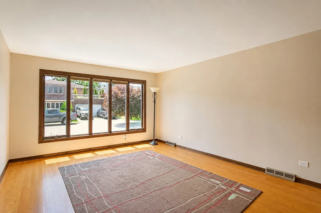 8414 West Brodman Avenue Chicago IL 60656