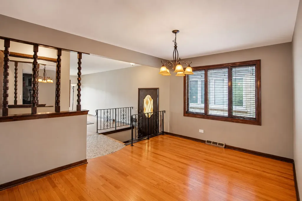 8414 West Brodman Avenue Chicago IL 60656