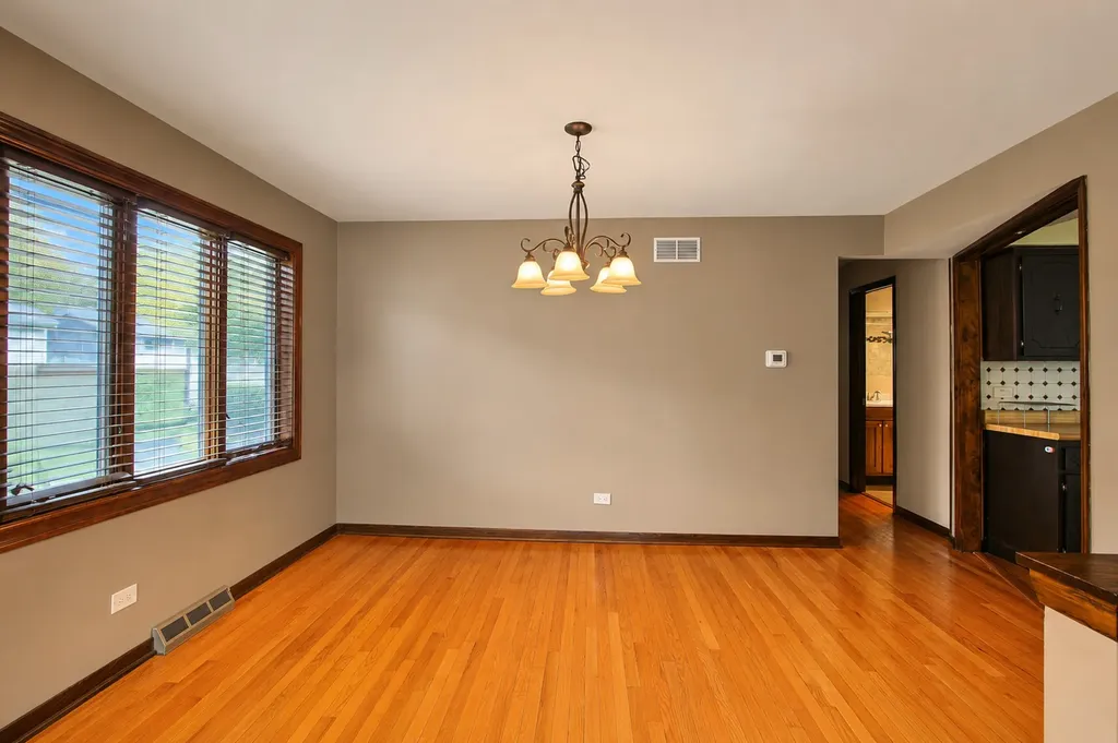 8414 West Brodman Avenue Chicago IL 60656