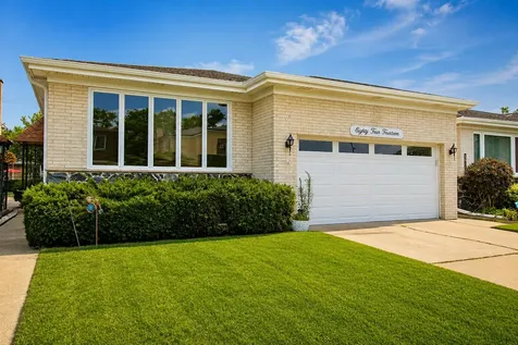 8414 West Brodman Avenue Chicago IL 60656
