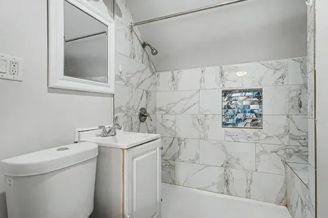 124 West 108th Place Chicago IL 60628