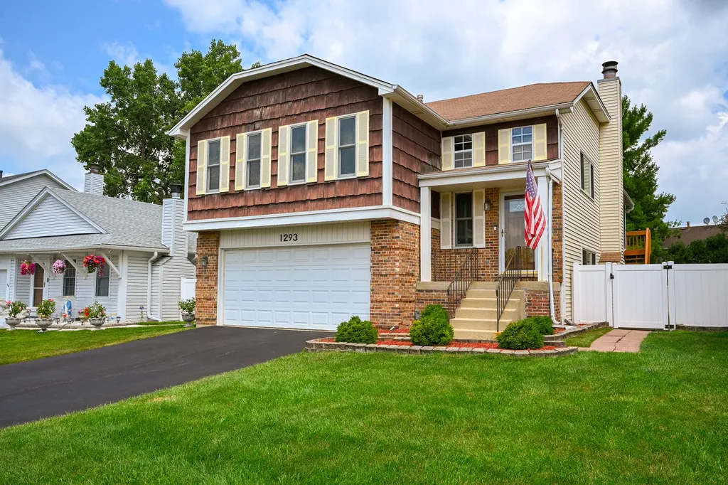 1293 Caribou Trail Carol Stream IL 60188