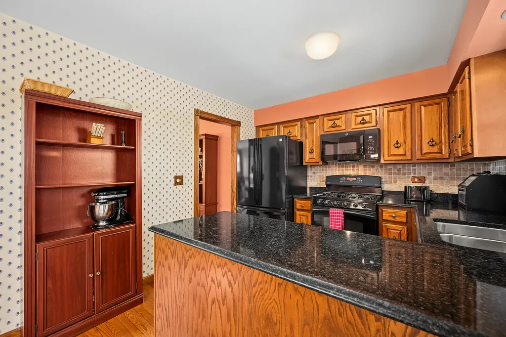 1293 Caribou Trail Carol Stream IL 60188