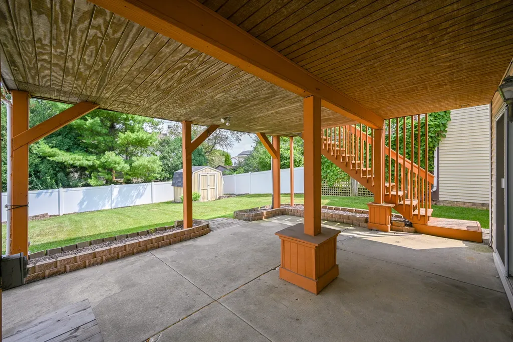 1293 Caribou Trail Carol Stream IL 60188