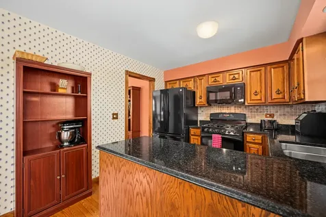1293 Caribou Trail Carol Stream IL 60188