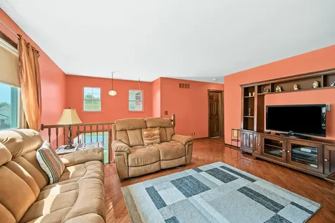 1293 Caribou Trail Carol Stream IL 60188