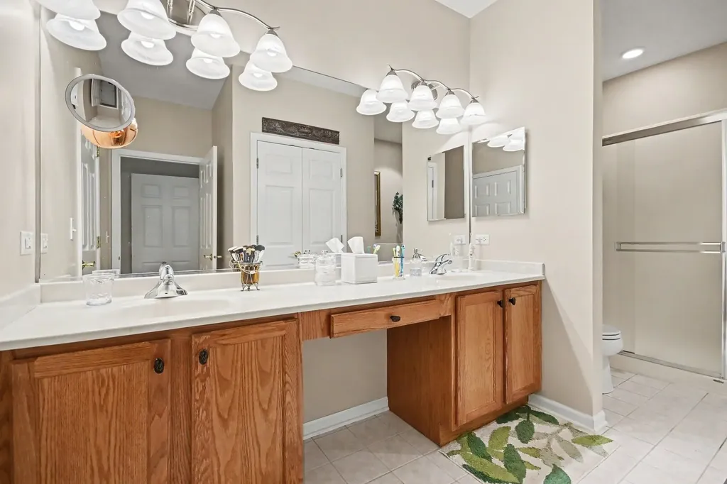 4 Lakebreeze Court Lake Zurich IL 60047