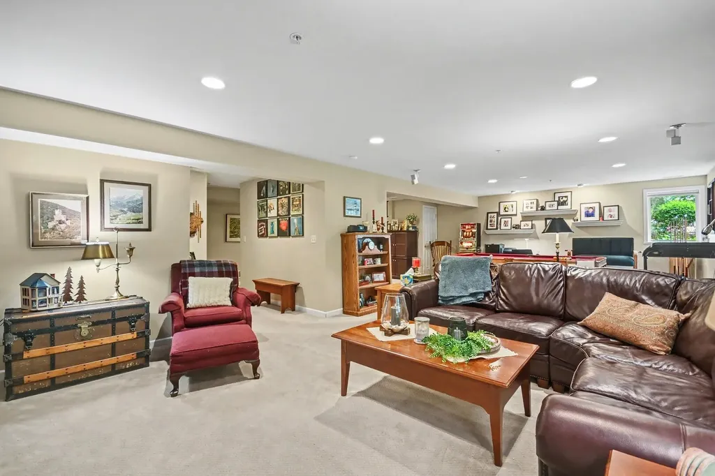 4 Lakebreeze Court Lake Zurich IL 60047