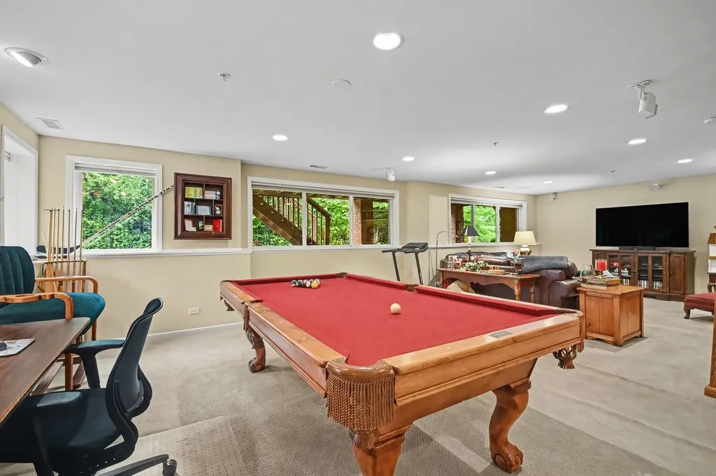 4 Lakebreeze Court Lake Zurich IL 60047