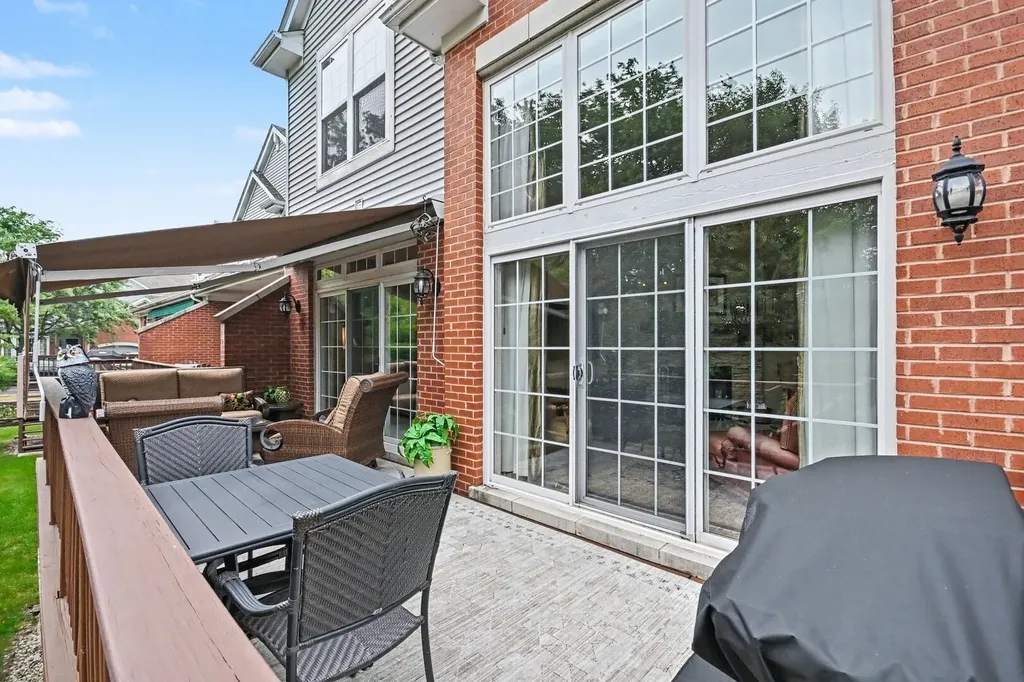 4 Lakebreeze Court Lake Zurich IL 60047