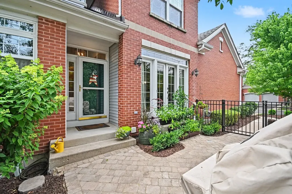 4 Lakebreeze Court Lake Zurich IL 60047
