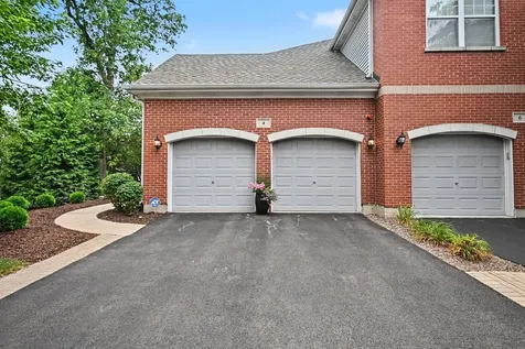 4 Lakebreeze Court Lake Zurich IL 60047