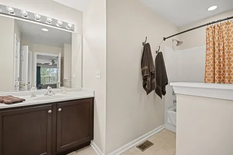 4 Lakebreeze Court Lake Zurich IL 60047