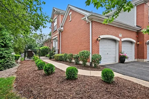4 Lakebreeze Court Lake Zurich IL 60047