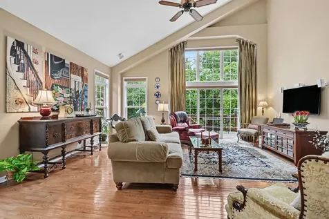 4 Lakebreeze Court Lake Zurich IL 60047