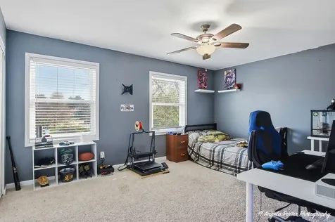 4816 West Courtland Trail Mchenry IL 60050