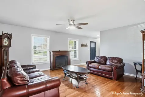 4816 West Courtland Trail Mchenry IL 60050