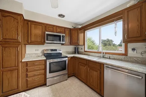 12 Regent Court Buffalo Grove IL 60089