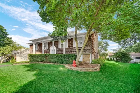 12 Regent Court Buffalo Grove IL 60089