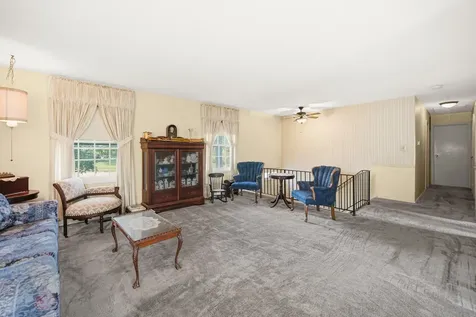 12 Regent Court Buffalo Grove IL 60089