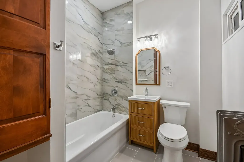 5218 South Dorchester Avenue Chicago IL 60615
