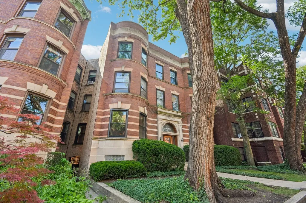 5218 South Dorchester Avenue Chicago IL 60615